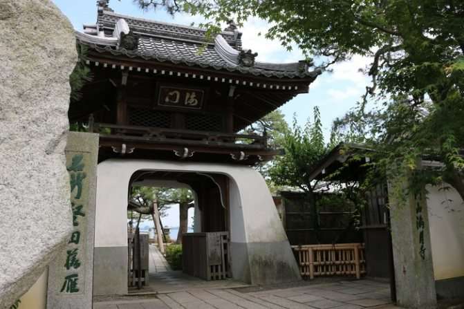 Храм Мангэцу-дзи Укими-до