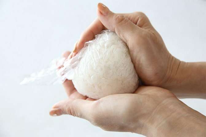 «Онигири»: душа Японии в рисовом шарике. Рецепт.