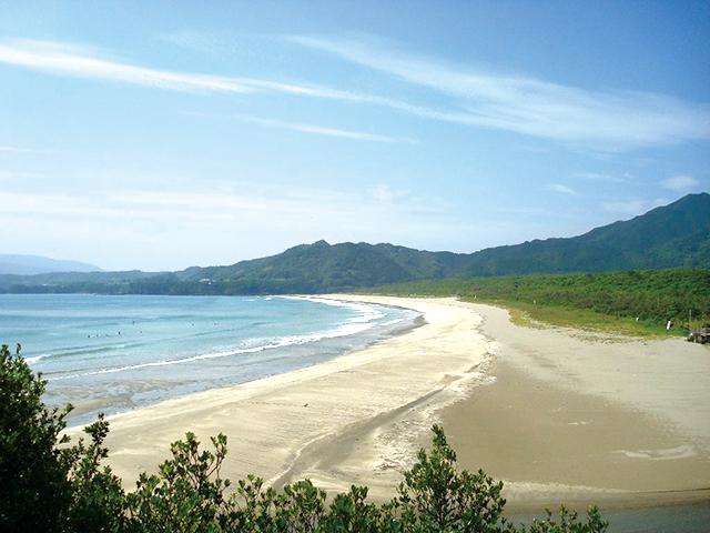 пляж на острове Сикоку