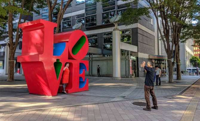 Символ Love в Токио