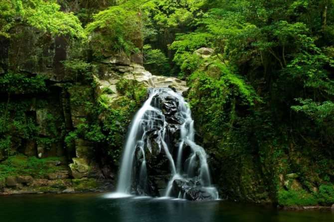 Водопад Сэндзю (один из 48 водопадов Акамэ)