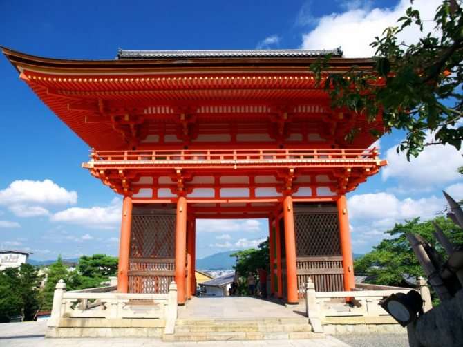 Ворота Нио храма Киёмидзу-дэра