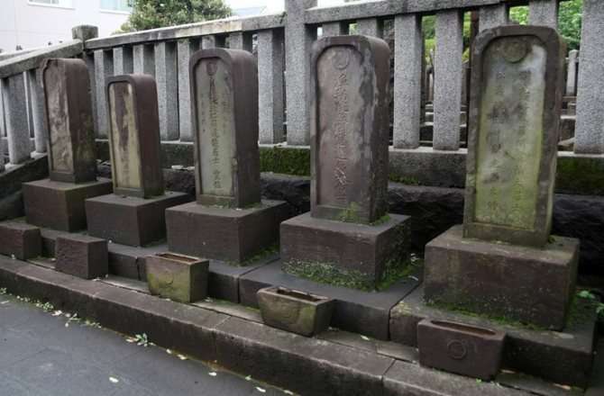 Япония: место, где похоронены 47 ронинов