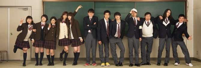 японские подростки в школе