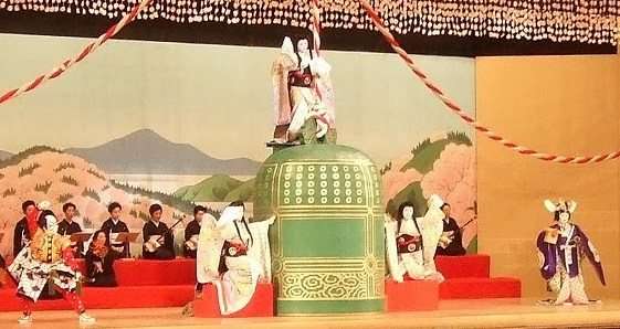 Женская труппа театра кабуки